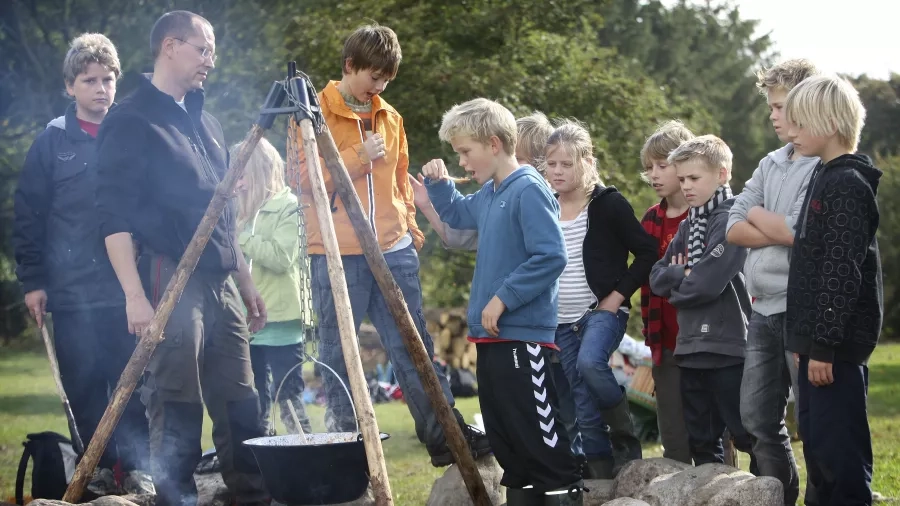 Bålmad i udeskole på Bjedsted skole. Foto: Henrik Bjerg.